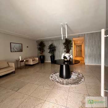 Apartamento em Praia Grande, bairro Guilhermina