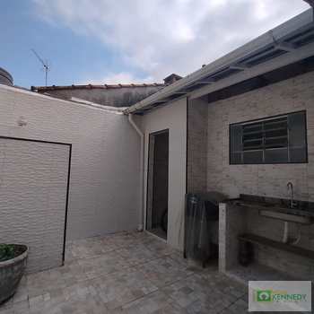 Casa em Praia Grande, bairro Nova Mirim