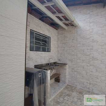 Casa em Praia Grande, bairro Nova Mirim