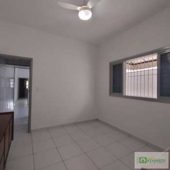 Casa em Praia Grande, bairro Nova Mirim