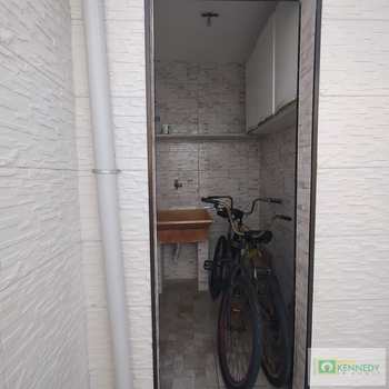 Casa em Praia Grande, bairro Nova Mirim