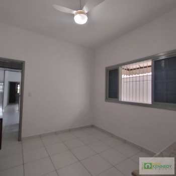 Casa em Praia Grande, bairro Nova Mirim