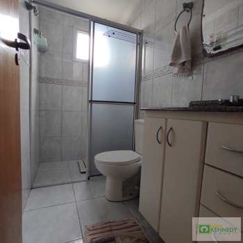 Apartamento em Praia Grande, bairro Caiçara