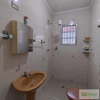 Kitnet em Praia Grande, bairro Ocian