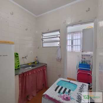 Kitnet em Praia Grande, bairro Ocian