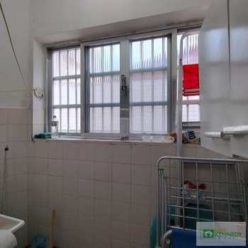 Kitnet em Praia Grande, bairro Ocian