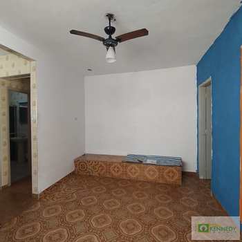 Casa em Praia Grande, bairro Mirim