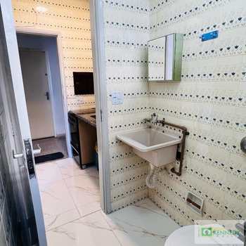 Kitnet em Praia Grande, bairro Ocian