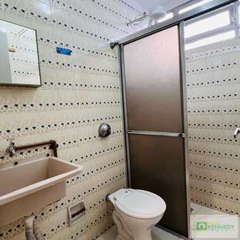 Kitnet em Praia Grande, bairro Ocian