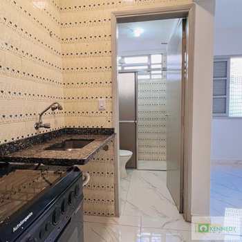 Kitnet em Praia Grande, bairro Ocian