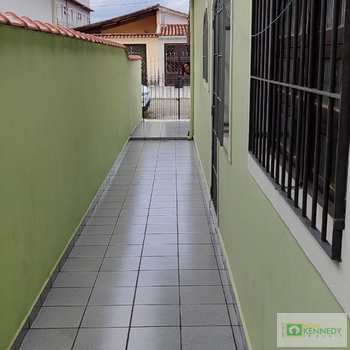 Casa em Praia Grande, bairro Caiçara