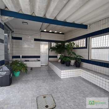Kitnet em Praia Grande, bairro Ocian