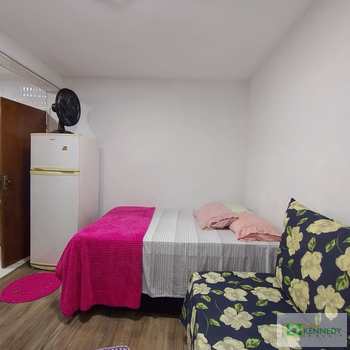 Kitnet em Praia Grande, bairro Ocian
