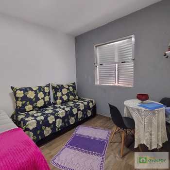 Kitnet em Praia Grande, bairro Ocian