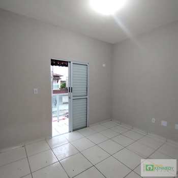 Casa em Praia Grande, bairro Esmeralda