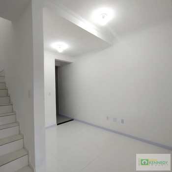 Casa em Praia Grande, bairro Esmeralda