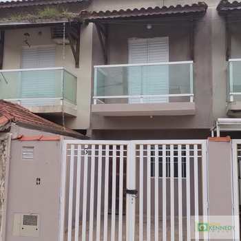 Casa em Praia Grande, bairro Esmeralda