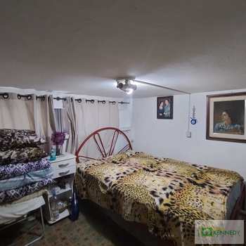 Kitnet em Praia Grande, bairro Ocian