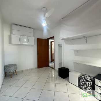 Apartamento em Praia Grande, bairro Canto do Forte