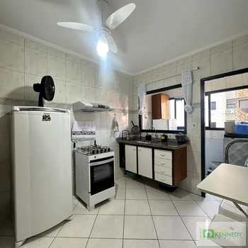 Apartamento em Praia Grande, bairro Canto do Forte