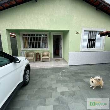 Casa em Praia Grande, bairro Baneário Maracanã