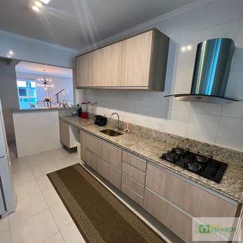 Apartamento em Praia Grande, bairro Guilhermina