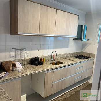 Apartamento em Praia Grande, bairro Guilhermina