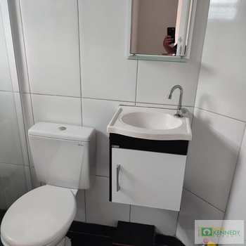 Kitnet em Praia Grande, bairro Tupi