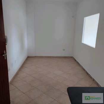 Kitnet em Praia Grande, bairro Tupi