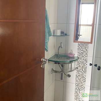 Apartamento em Praia Grande, bairro Boqueirão