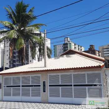 Casa em Praia Grande, bairro Guilhermina