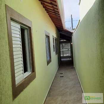 Casa em Praia Grande, bairro Guilhermina