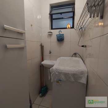 Kitnet em Praia Grande, bairro Ocian