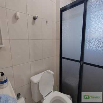 Kitnet em Praia Grande, bairro Ocian