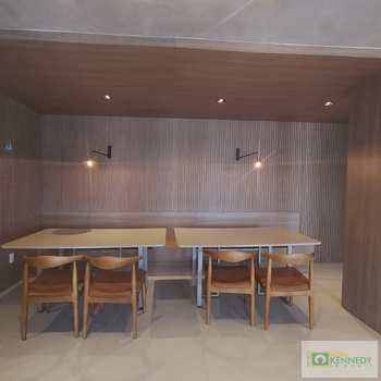 Apartamento em Praia Grande, bairro Guilhermina
