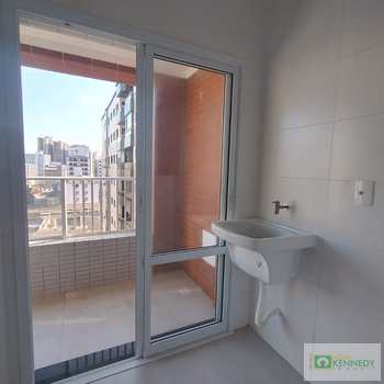 Apartamento em Praia Grande, bairro Guilhermina