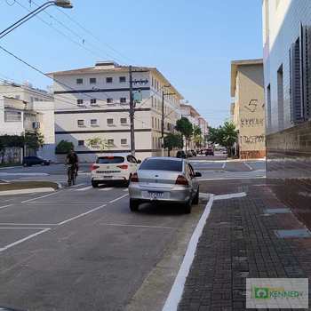 Kitnet em Praia Grande, bairro Ocian