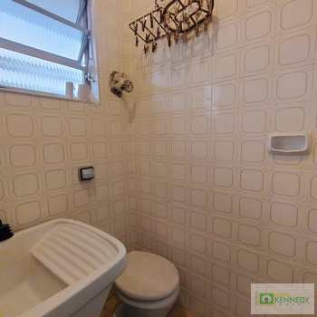 Kitnet em Praia Grande, bairro Ocian