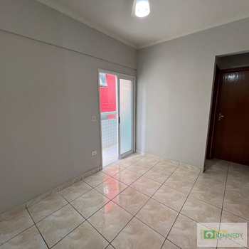 Apartamento em Praia Grande, bairro Boqueirão