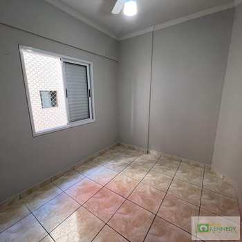 Apartamento em Praia Grande, bairro Boqueirão