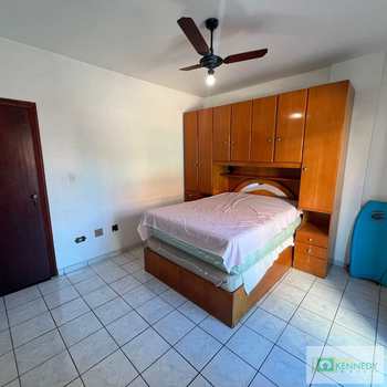 Apartamento em Praia Grande, bairro Boqueirão