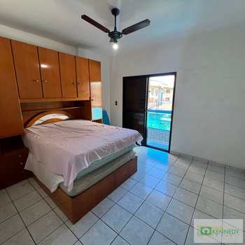 Apartamento em Praia Grande, bairro Boqueirão