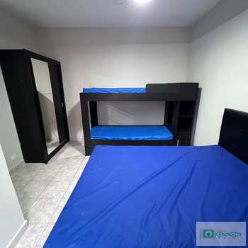 Apartamento em Praia Grande, bairro Boqueirão