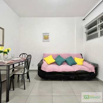 Apartamento em Praia Grande, bairro Tupi