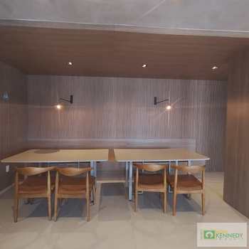 Apartamento em Praia Grande, bairro Guilhermina