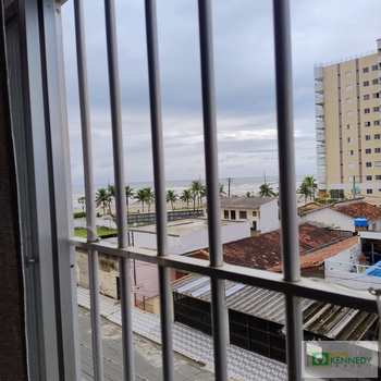 Kitnet em Praia Grande, bairro Balneário Maracanã
