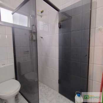 Kitnet em Praia Grande, bairro Balneário Maracanã