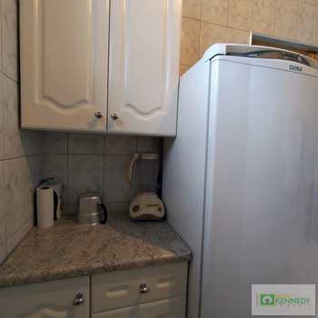Kitnet em Praia Grande, bairro Balneário Maracanã