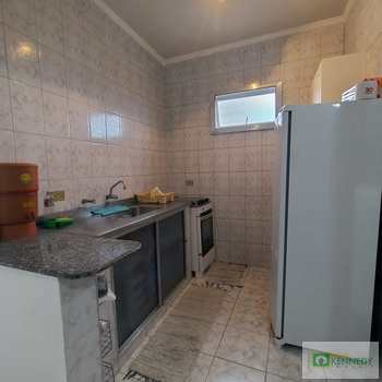 Kitnet em Praia Grande, bairro Balneário Maracanã