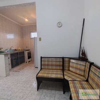 Kitnet em Praia Grande, bairro Balneário Maracanã